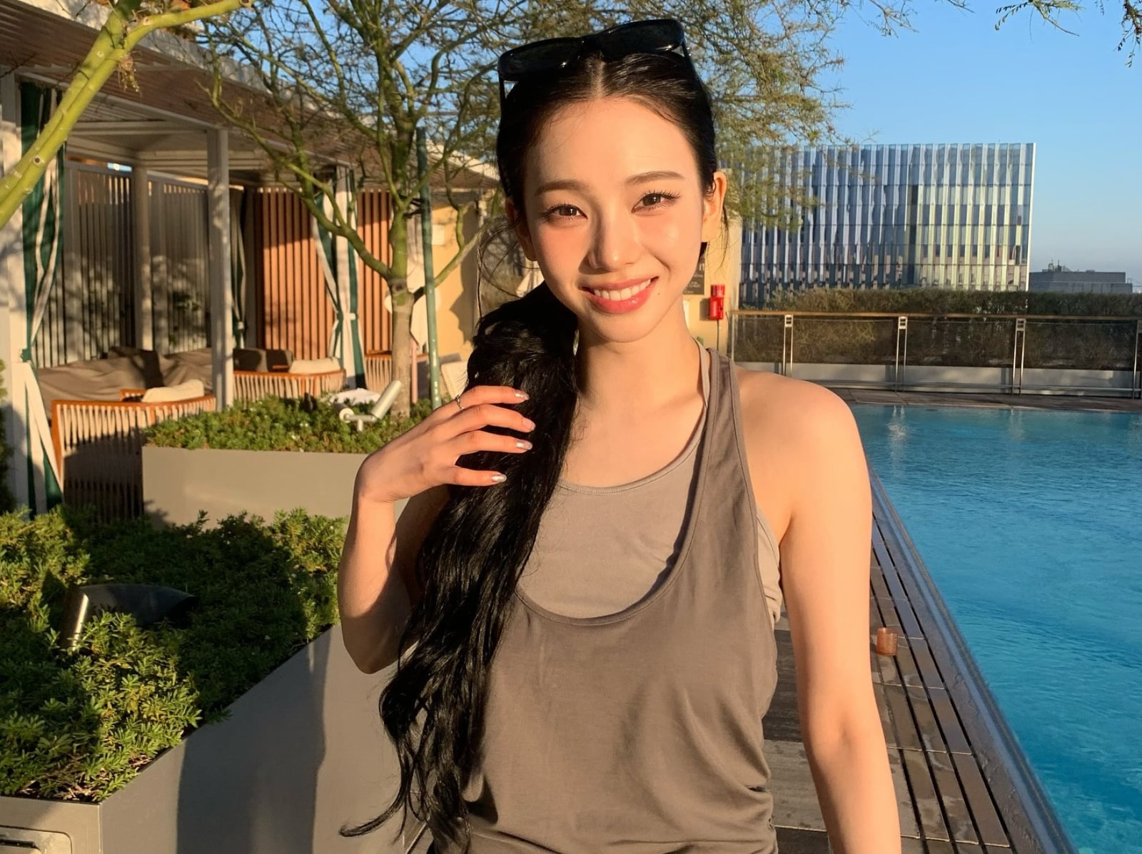 aespa Karina 被燙反應笑翻全網！主持人驚呼：「還以為妳在表演新舞步呢！」