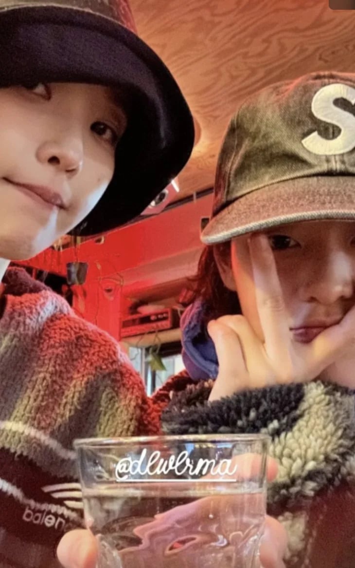 IU、李鐘碩遭疑穿情侶裝遭酸民抵制！本人親上火線回應了！