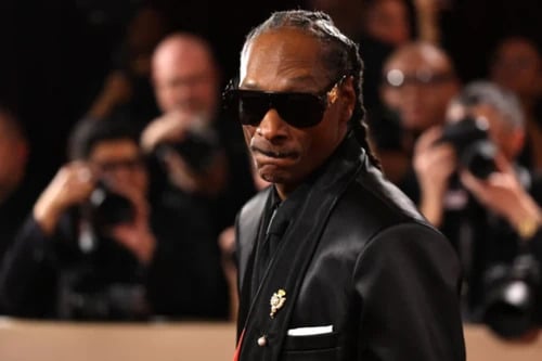 史努比狗狗 Snoop Dogg 金球獎爆粗口遭消音！網友瘋傳真相內容引熱議！