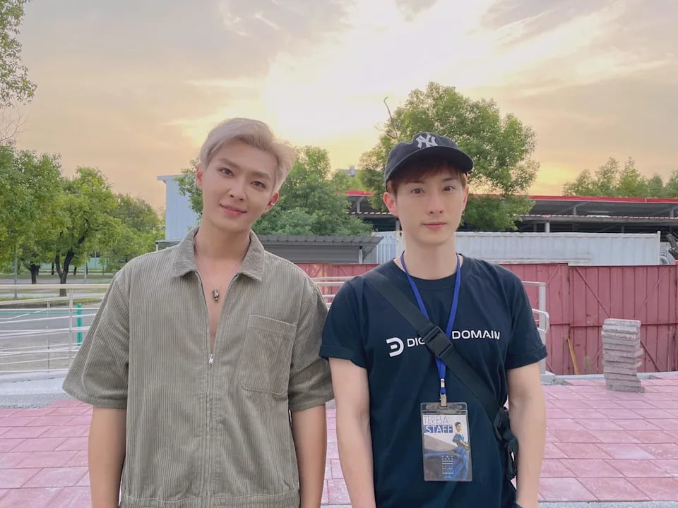 阿本回憶炎亞綸戀情！坦言愛得好辛苦：「我都在幫他躲狗仔！」