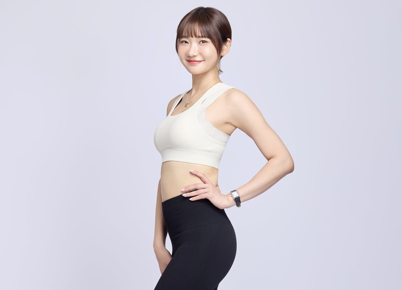 愛莉莎莎首代言拍 8 小時廣告崩潰！被要求臀部要微翹喊：「快瘋了！」