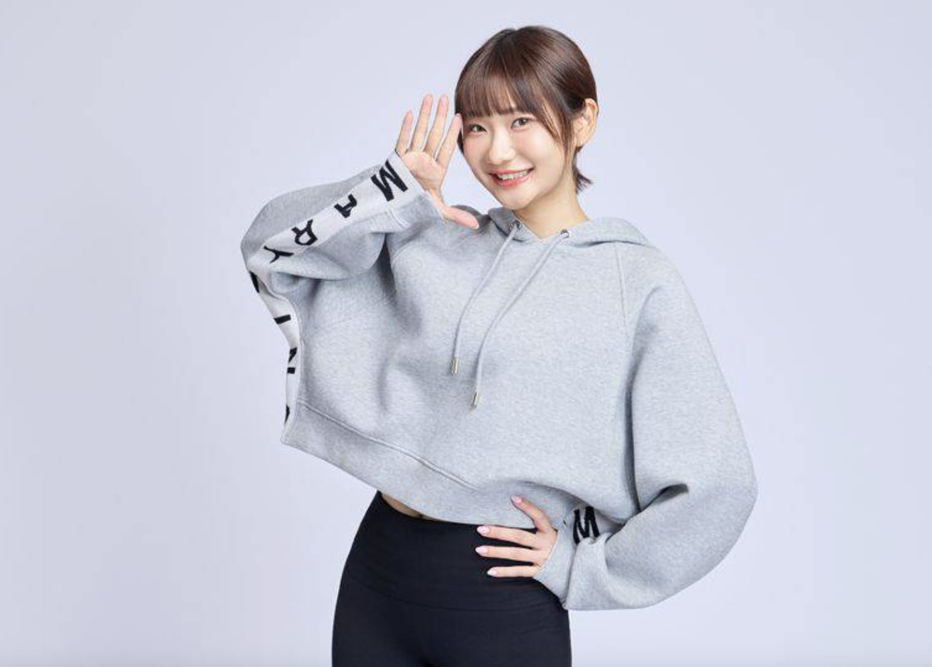 愛莉莎莎首代言拍 8 小時廣告崩潰！被要求臀部要微翹喊：「快瘋了！」