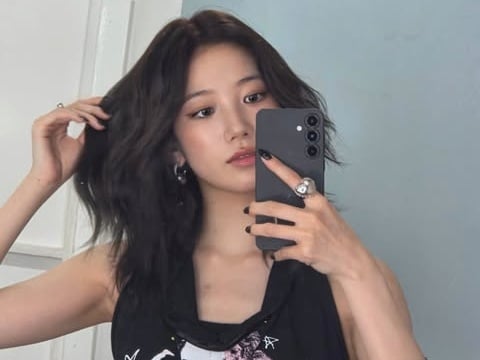 LE SSERAFIM 中村一葉來台灣再度玩瘋！拿路邊三角錐舉重引網笑：「每次來都會拍幹片！」