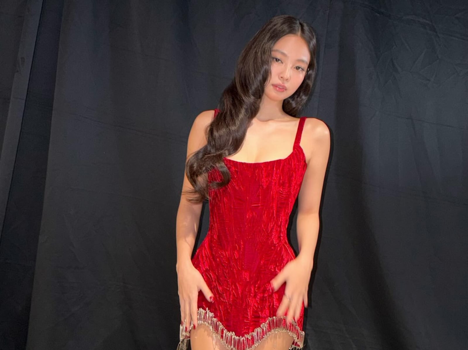 2026 公司尾牙穿什麼？跟著 BLACKPINK 5 招，沒中獎也能成為全場焦點！