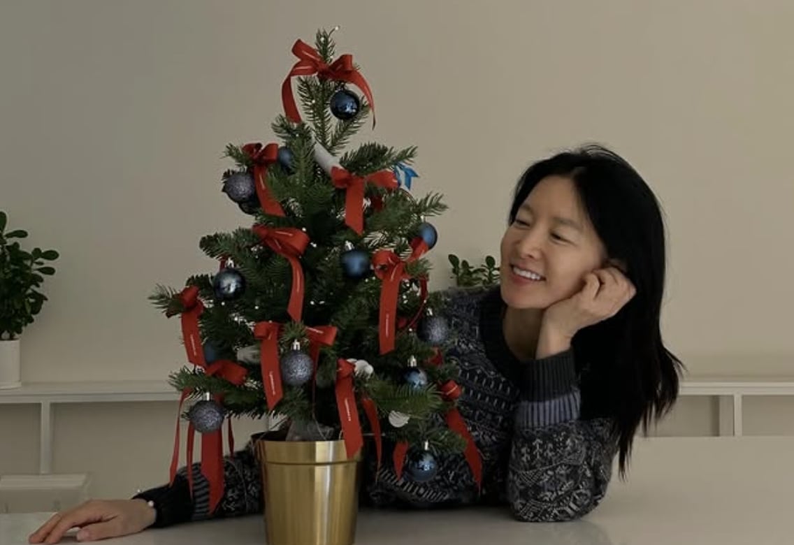 李英愛身高 158 公分 54 歲素顏狀態引熱議！溫水洗臉、定期去角質⋯6 招保養技巧曝光！