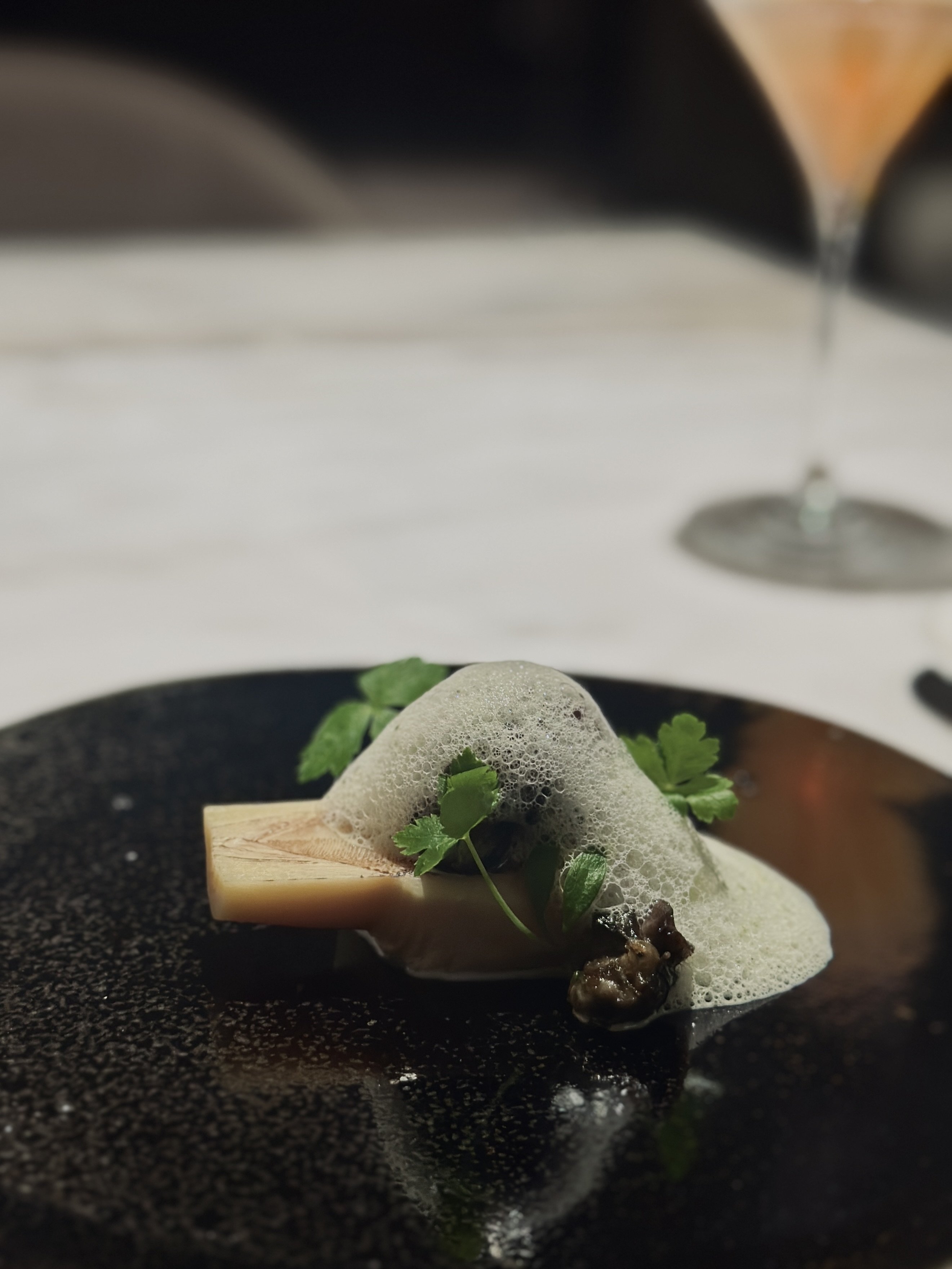 2026 台北米其林二星餐廳推薦 ÈCRU |紫羅蘭馨香綻放,開啟冬日真摯溫暖的篇章!