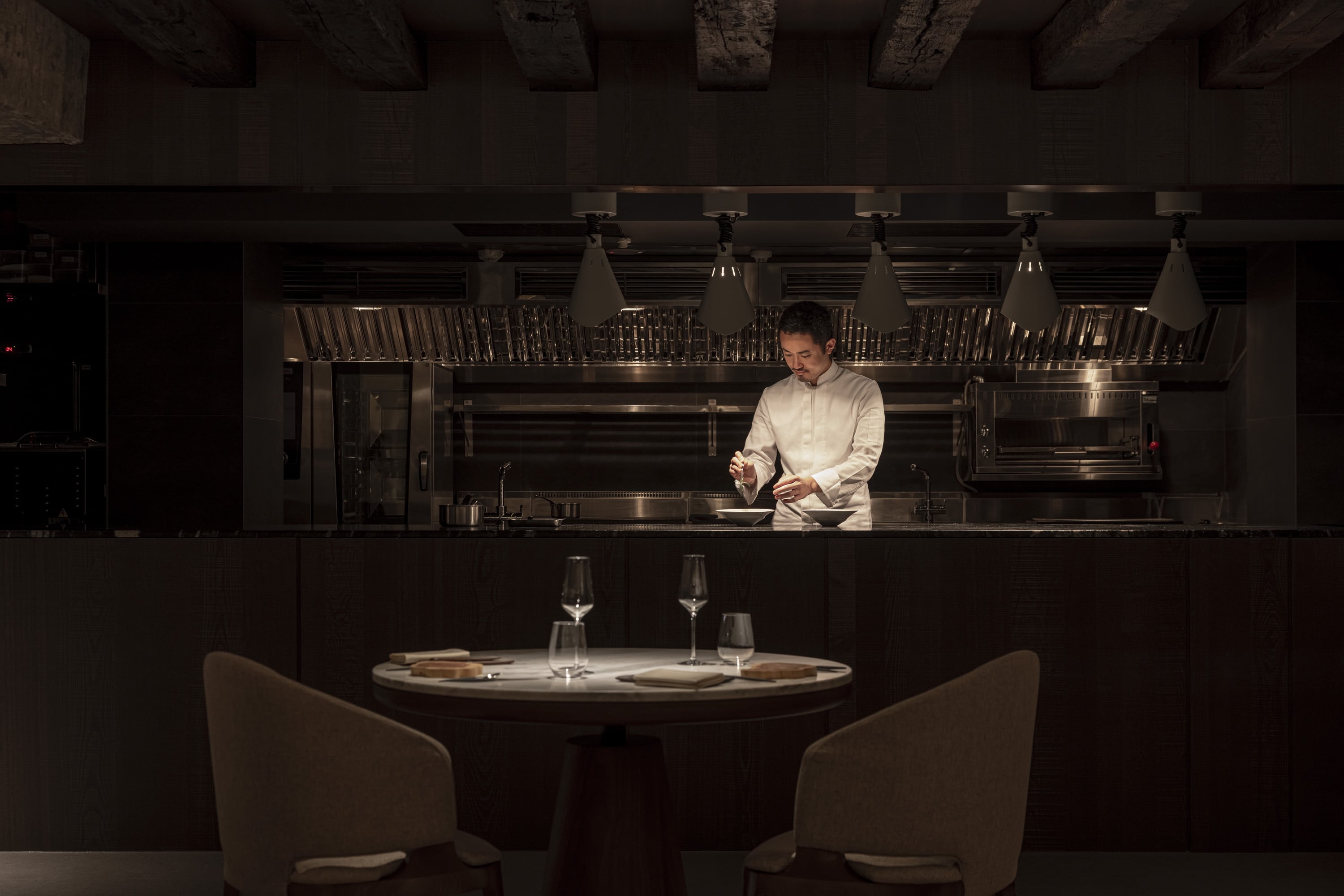 2026 台北米其林二星餐廳推薦 ÈCRU |紫羅蘭馨香綻放,開啟冬日真摯溫暖的篇章!