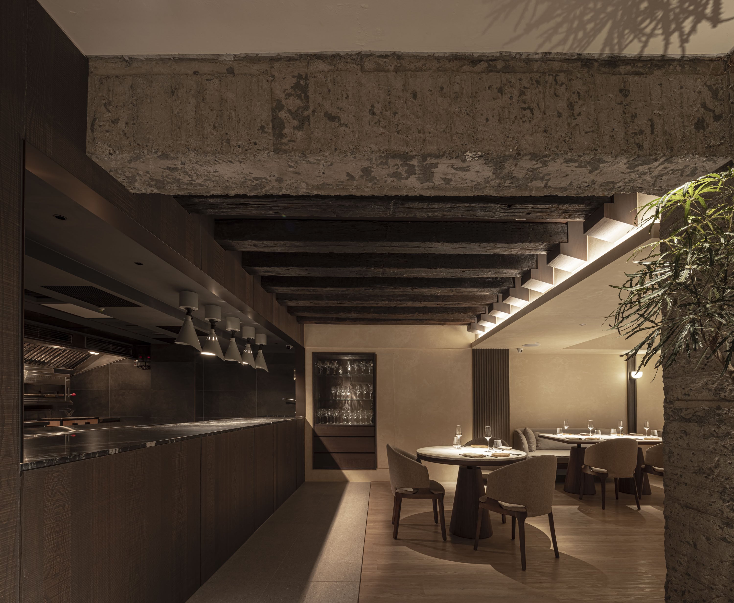 2026 台北米其林二星餐廳推薦 ÈCRU |紫羅蘭馨香綻放,開啟冬日真摯溫暖的篇章!