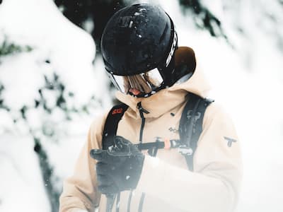 滑雪季必備戰袍曝光！Columbia TITANIUM鈦系列被X Games金牌選手搶翻，極端氣候下的首選外套！