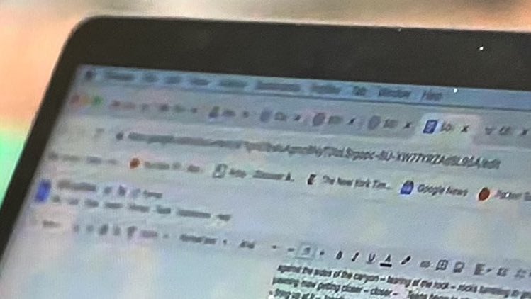 《怪奇物語》第五季劇本疑似使用 ChatGPT 惹議！導演出面澄清真相！