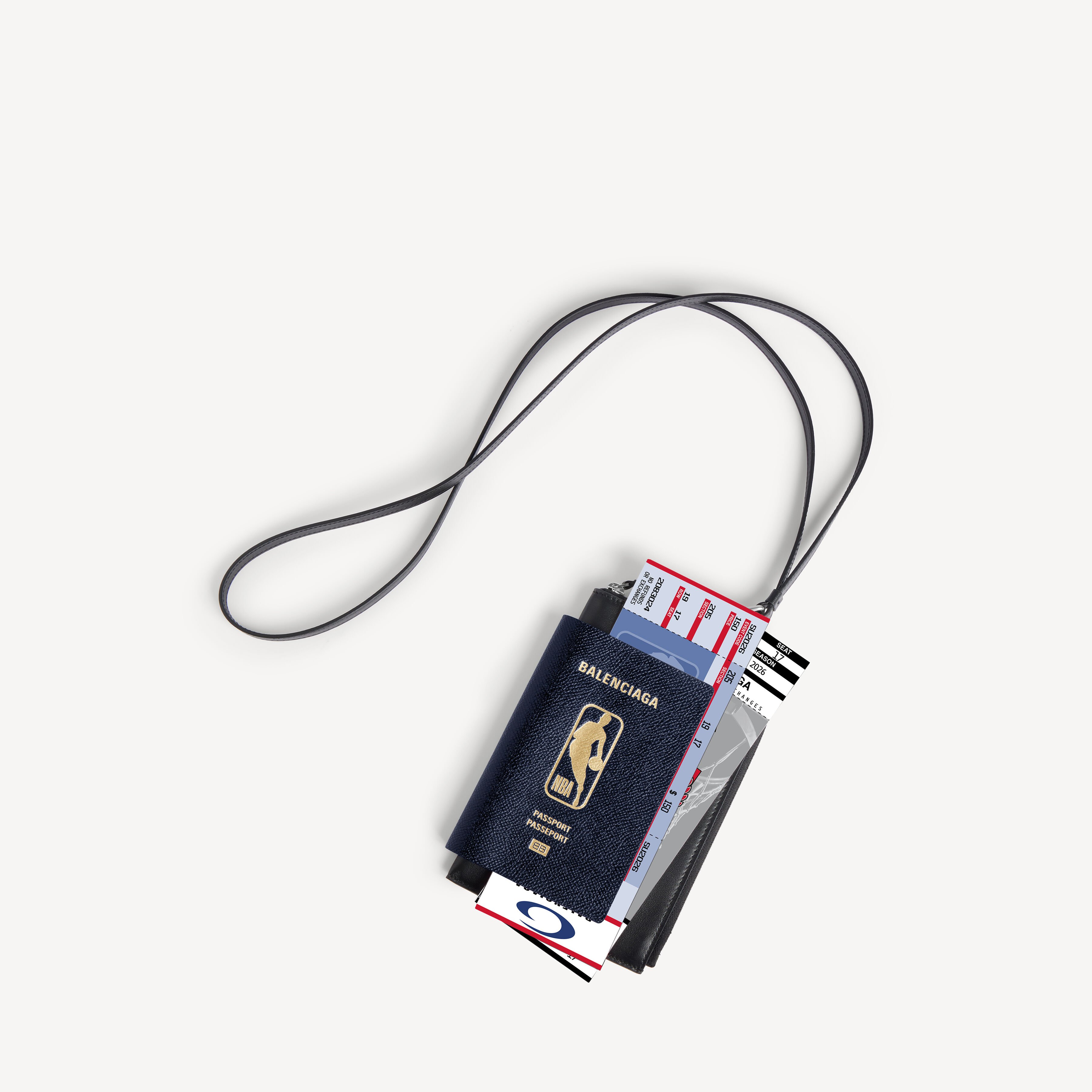 Balenciaga x NBA 夢幻跨界聯名來了！籃球外套、球衣、護照夾⋯高奢運動風太欠買！