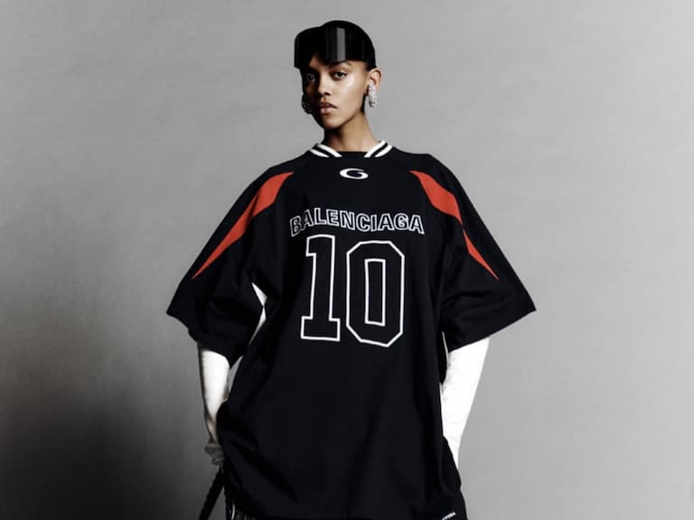 Balenciaga x NBA 夢幻跨界聯名來了！籃球外套、球衣、護照夾⋯高奢運動風太欠買！