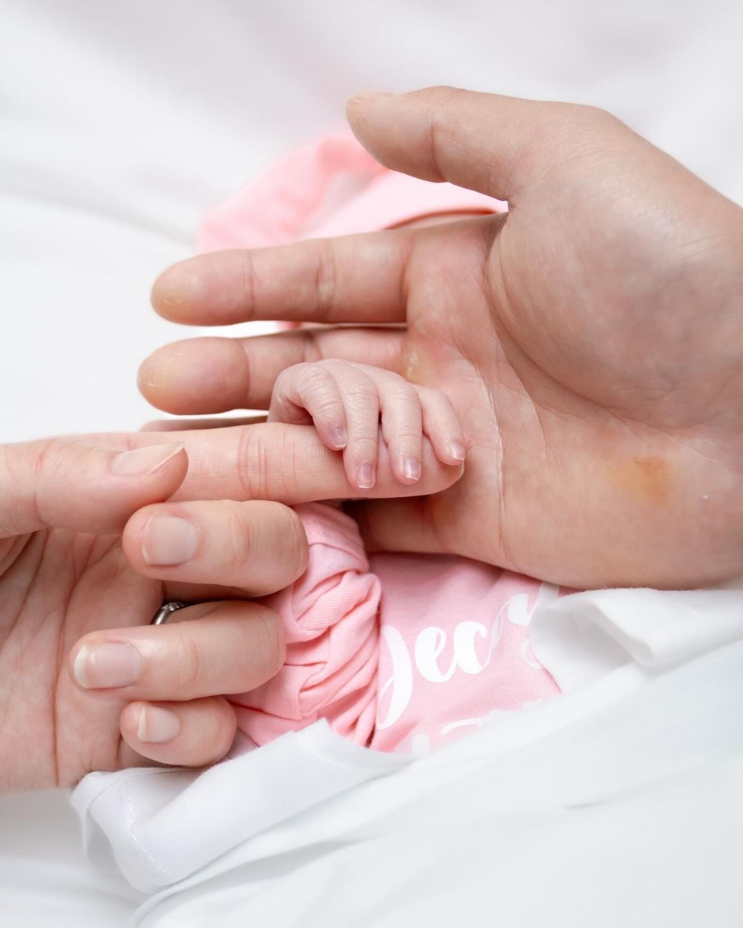 大谷翔平結婚後人生加分！父親親筆信感慨：「沒有真美子就沒有現在的翔平」，26 億日圓夏威夷別墅藏細節深情！