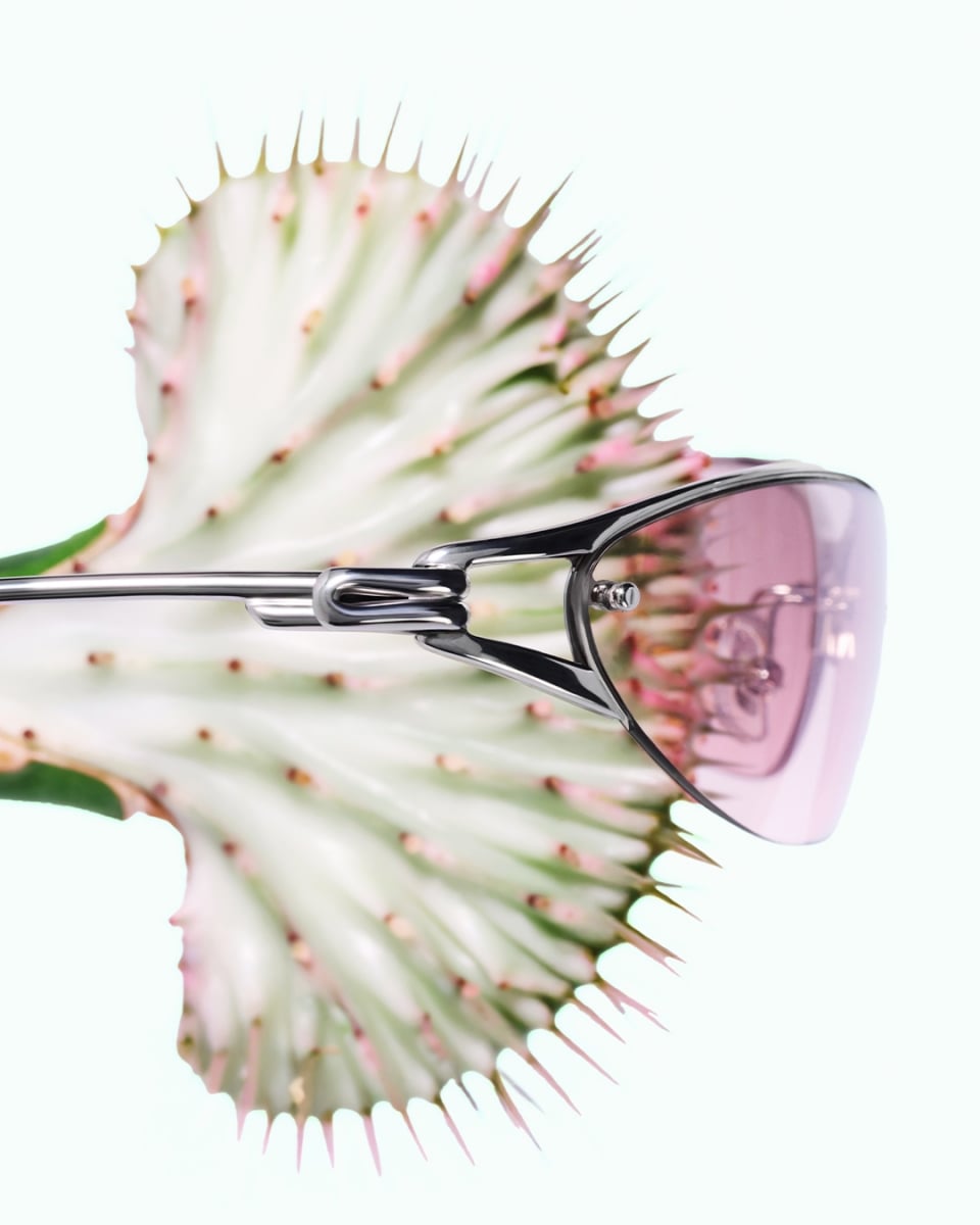 GENTLE MONSTER 聯手 FKA twigs 迎來跨界聯名！以植物美學展現眼鏡輪廓