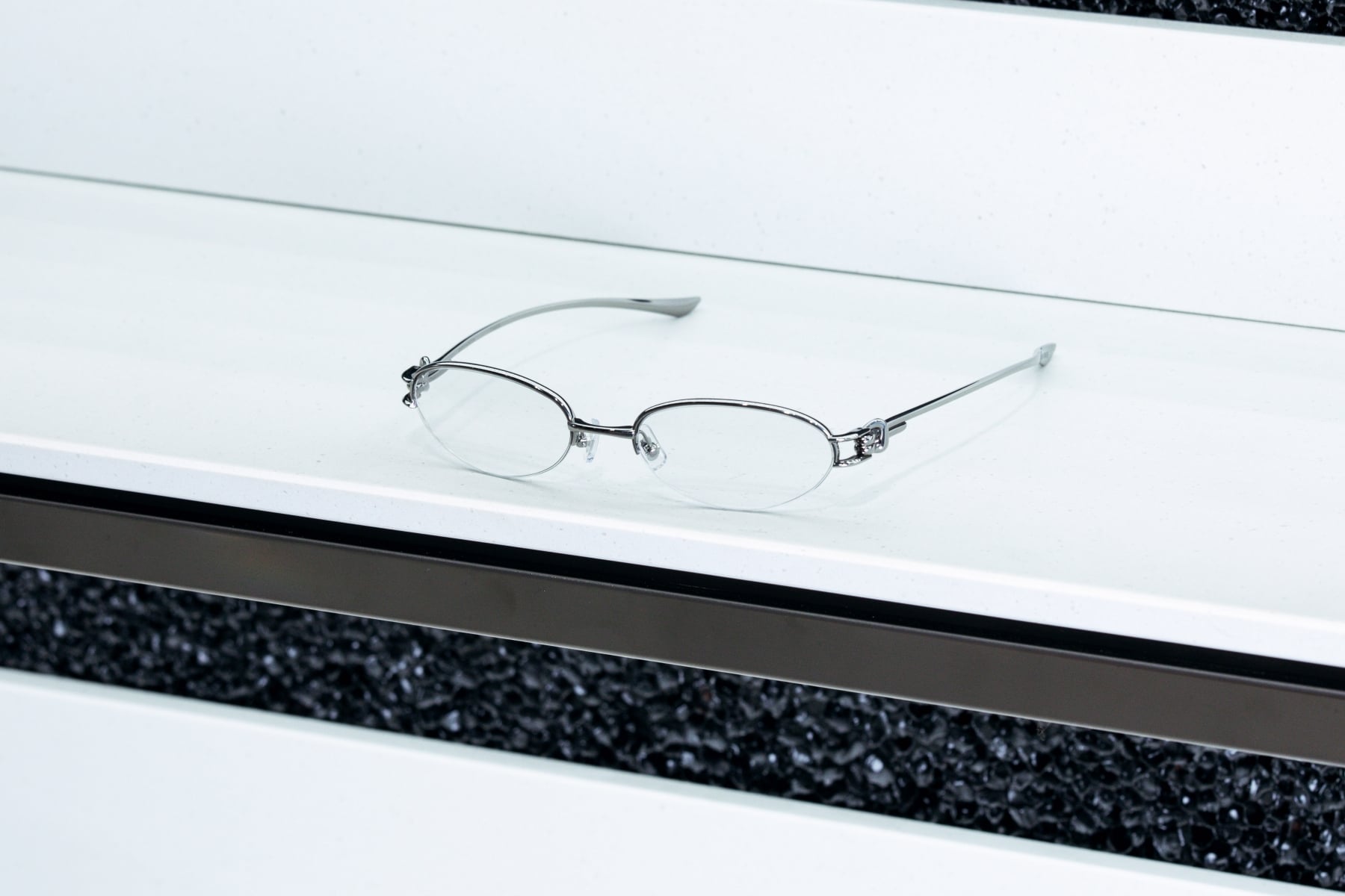 GENTLE MONSTER 聯手 FKA twigs 迎來跨界聯名！以植物美學展現眼鏡輪廓