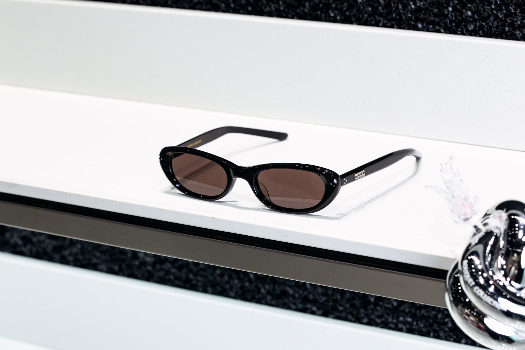 GENTLE MONSTER 聯手 FKA twigs 迎來跨界聯名！以植物美學展現眼鏡輪廓