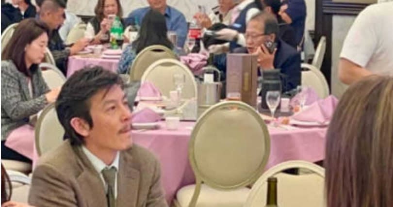 陳冠希八字鬍造型曝光！網友驚呼：「撞臉毛利小五郎！」