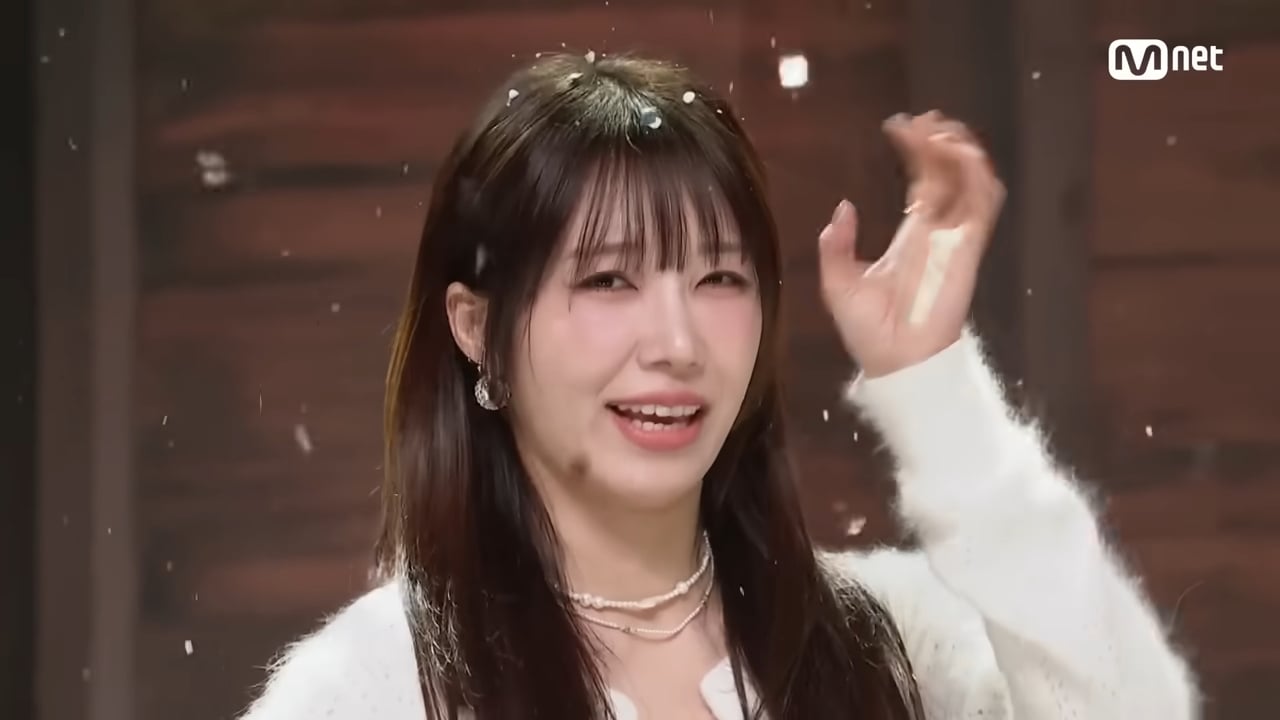 Apink 鄭恩地打歌結尾「乾杯動作」疑重現《酒鬼都市女人們》！網笑翻：「他們沒辦法純粹漂亮！」