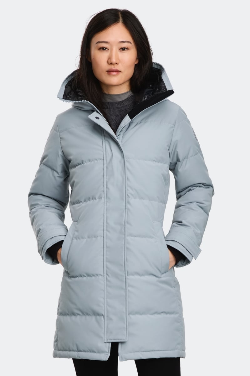 過年穿搭必備紅色單品！Canada Goose 推馬年限定系列，胭脂紅羽絨夾克、抓絨外套引一次看