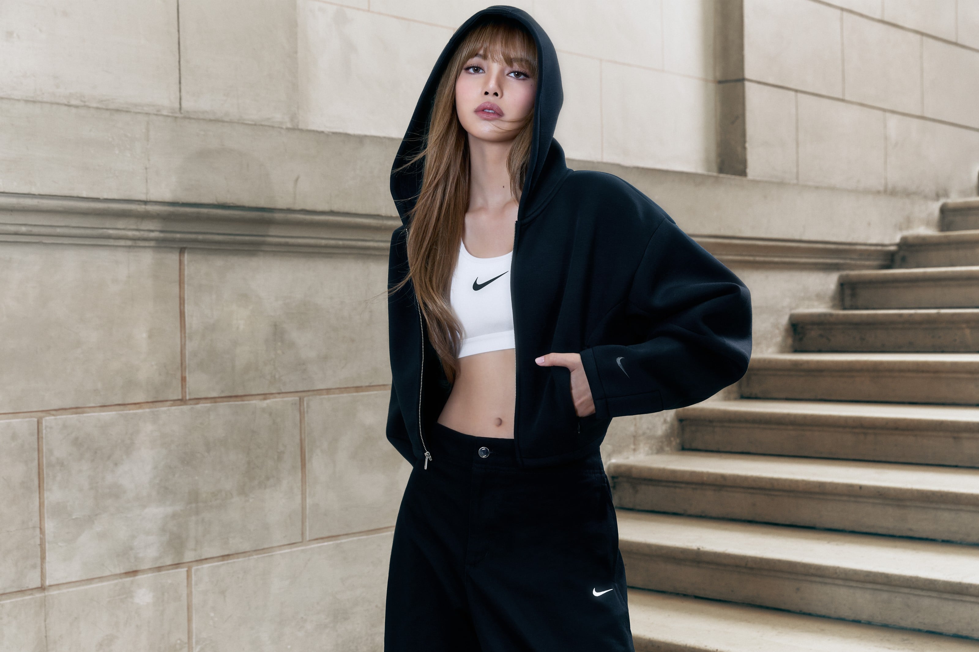 BLACKPINK LISA 正式簽約 Nike！上腳 Air Max 95 強勢宣告加入勾勾大家庭！