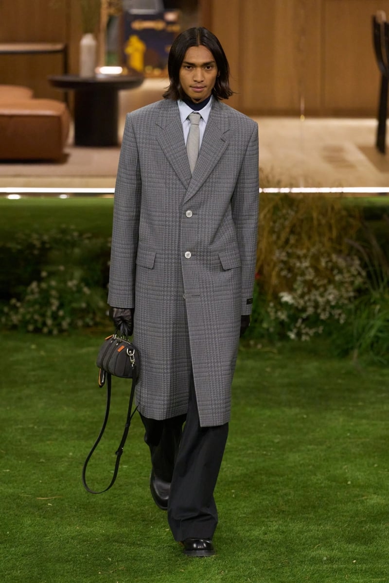 Louis Vuitton 2026 秋冬男裝大秀：Pharrell 以建築思維重塑可居住的時尚！A$AP Rocky 新歌同步曝光