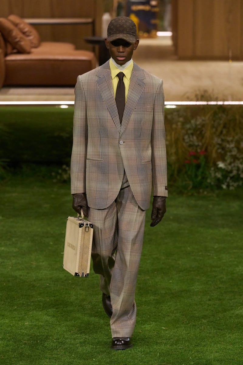 Louis Vuitton 2026 秋冬男裝大秀：Pharrell 以建築思維重塑可居住的時尚！A$AP Rocky 新歌同步曝光