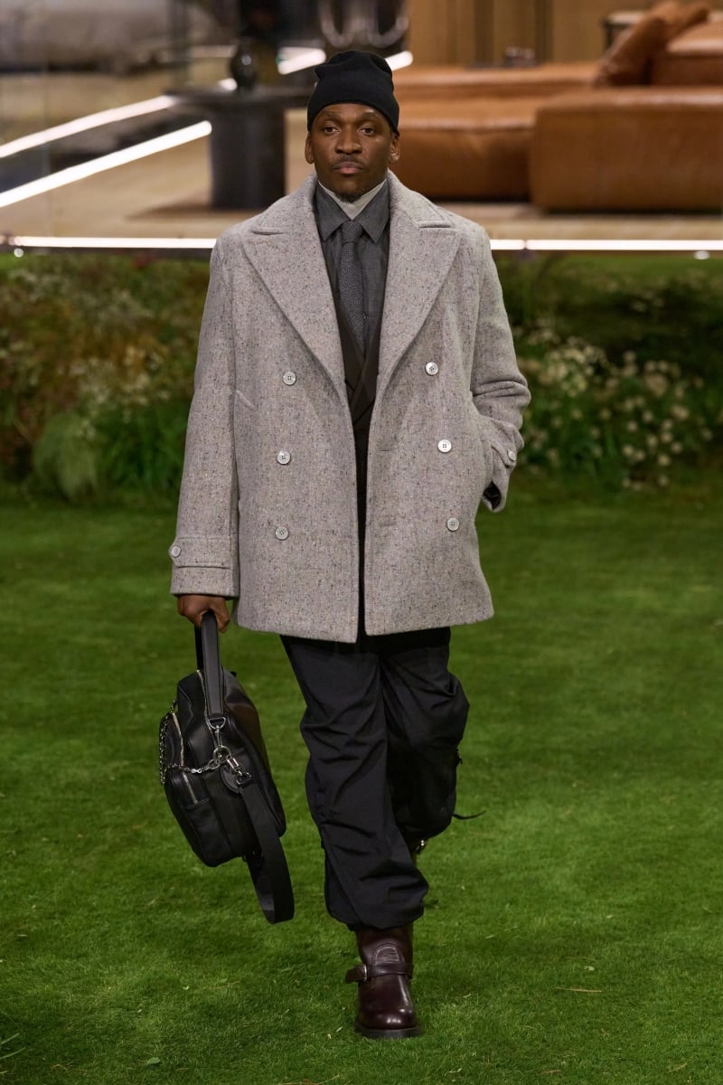 Louis Vuitton 2026 秋冬男裝大秀：Pharrell 以建築思維重塑可居住的時尚！A$AP Rocky 新歌同步曝光