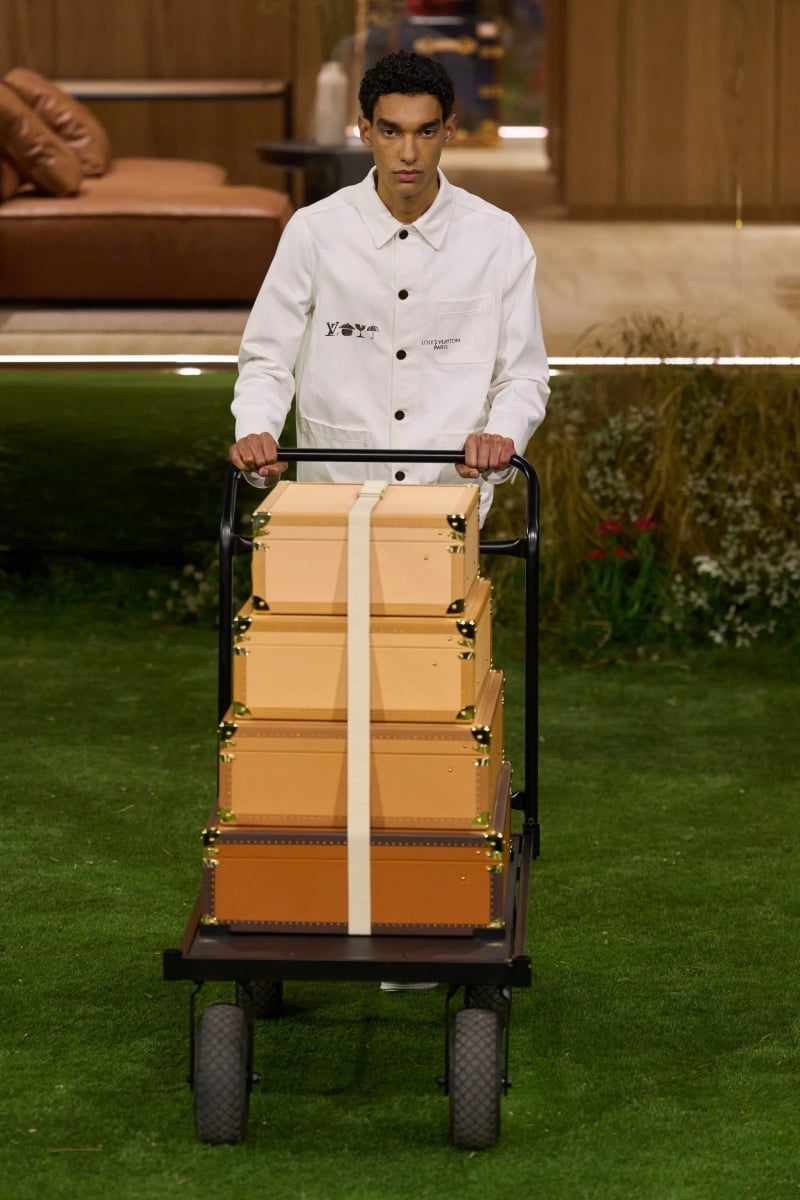 Louis Vuitton 2026 秋冬男裝大秀：Pharrell 以建築思維重塑可居住的時尚！A$AP Rocky 新歌同步曝光