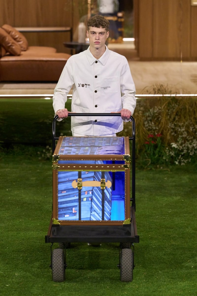 Louis Vuitton 2026 秋冬男裝大秀：Pharrell 以建築思維重塑可居住的時尚！A$AP Rocky 新歌同步曝光