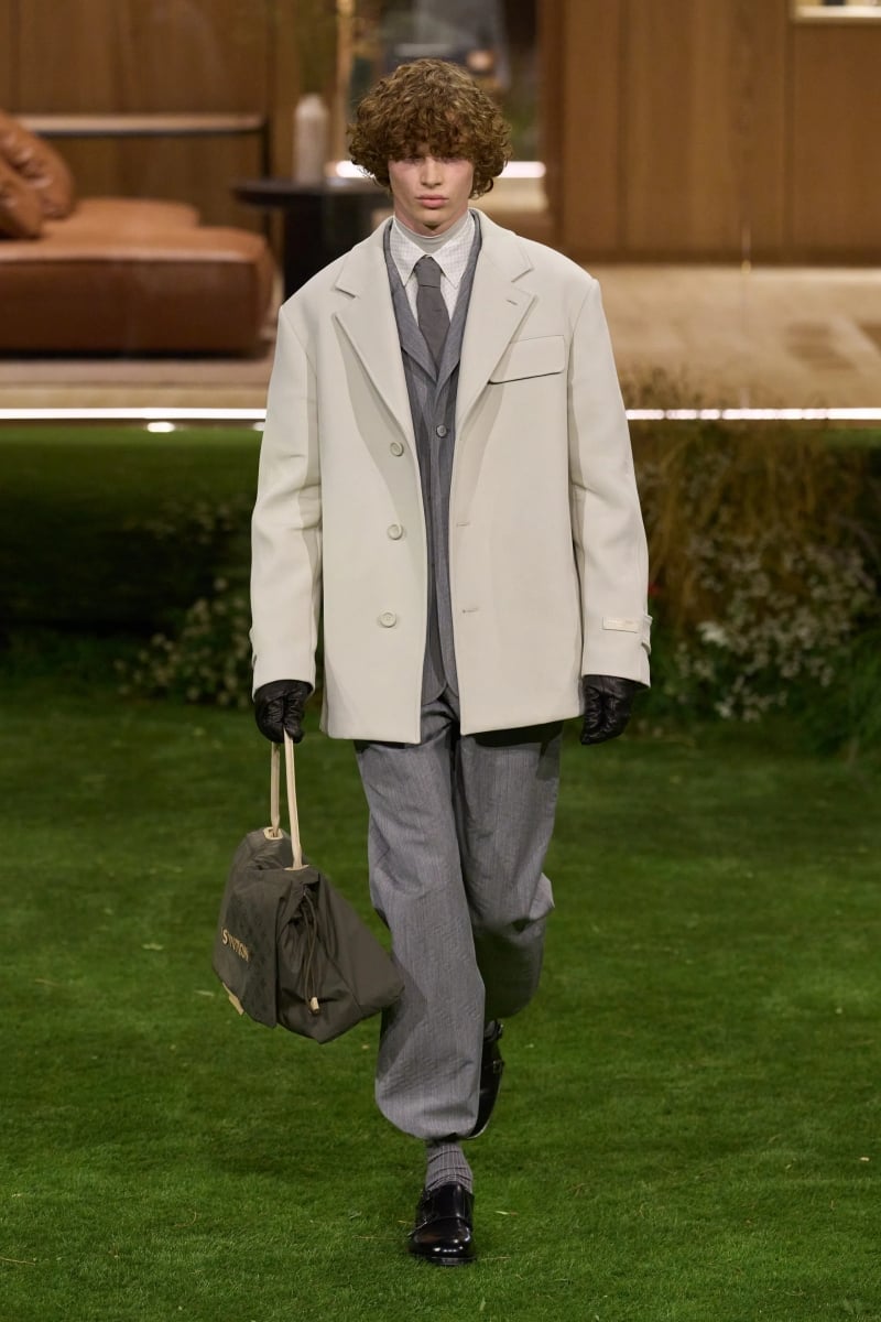 Louis Vuitton 2026 秋冬男裝大秀：Pharrell 以建築思維重塑可居住的時尚！A$AP Rocky 新歌同步曝光