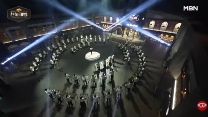 《天下麵包》線上看攻略｜《黑白大廚》烘焙版、72 位選手對決、開播時間與必看亮點一次掌握！