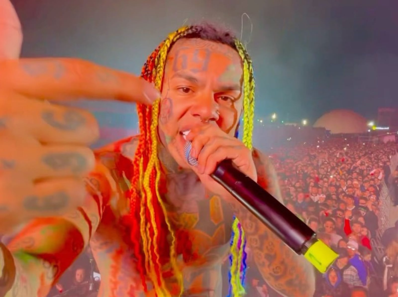 6ix9ine 驚傳獄中遭刺 31 刀！官方公布最新近況曝光！
