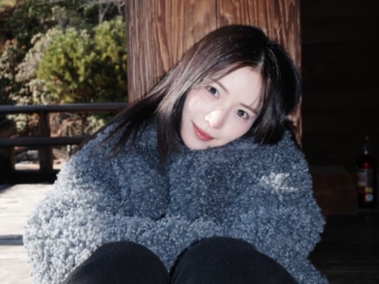 NiziU MAYA 綜藝首秀曝光！23 歲雪白美貌引網暴動！