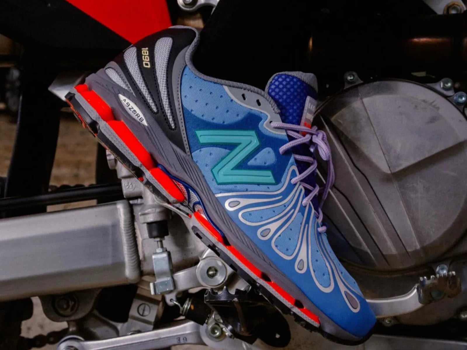 Action Bronson x New Balance 1890「Cyborg Tears」發售公開！未來感爆棚的藍銀鞋頭狠貨！