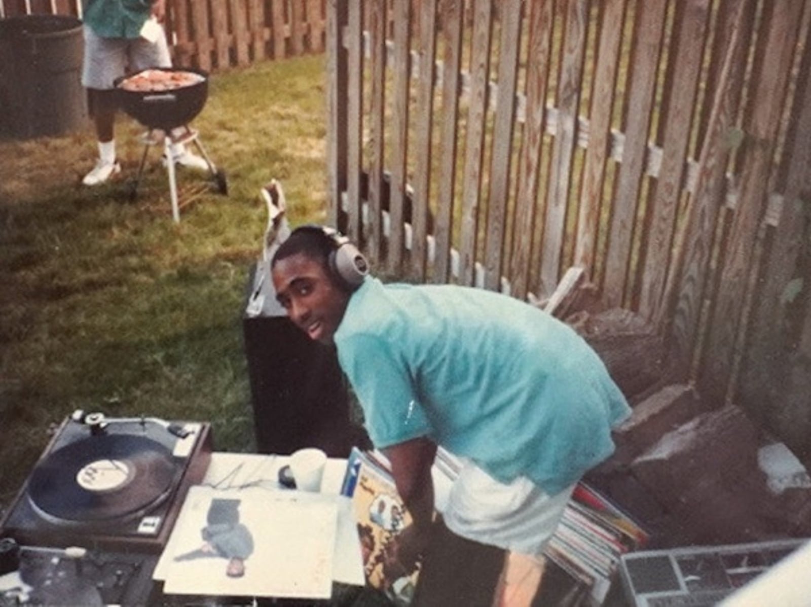 Tupac Shakur 早期錄音帶於《Wax Poetics》正式拍賣！1988 年手寫歌詞原稿、生活照同步釋出！