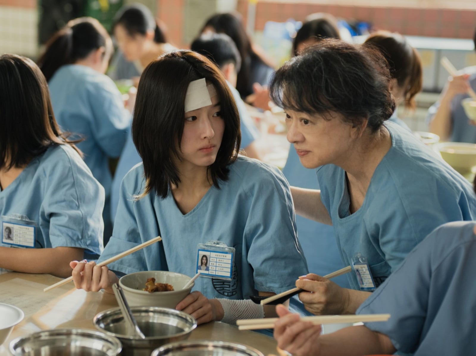 《陽光女子合唱團》何曼希身高 168 體重 47、韓國練習生、跳舞天才⋯什麼魅力讓網友一眼愛上她！