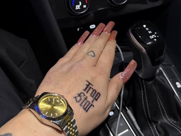 Amanda Bynes 減重 30 磅新形象蛻變！新刺青「Trap Star」引網熱議！