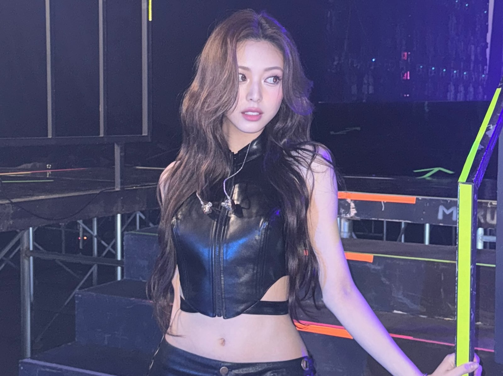 ITZY Yuna 申有娜身高 170 出道前舊照曝光！韓網再掀骨盆身材爭議！