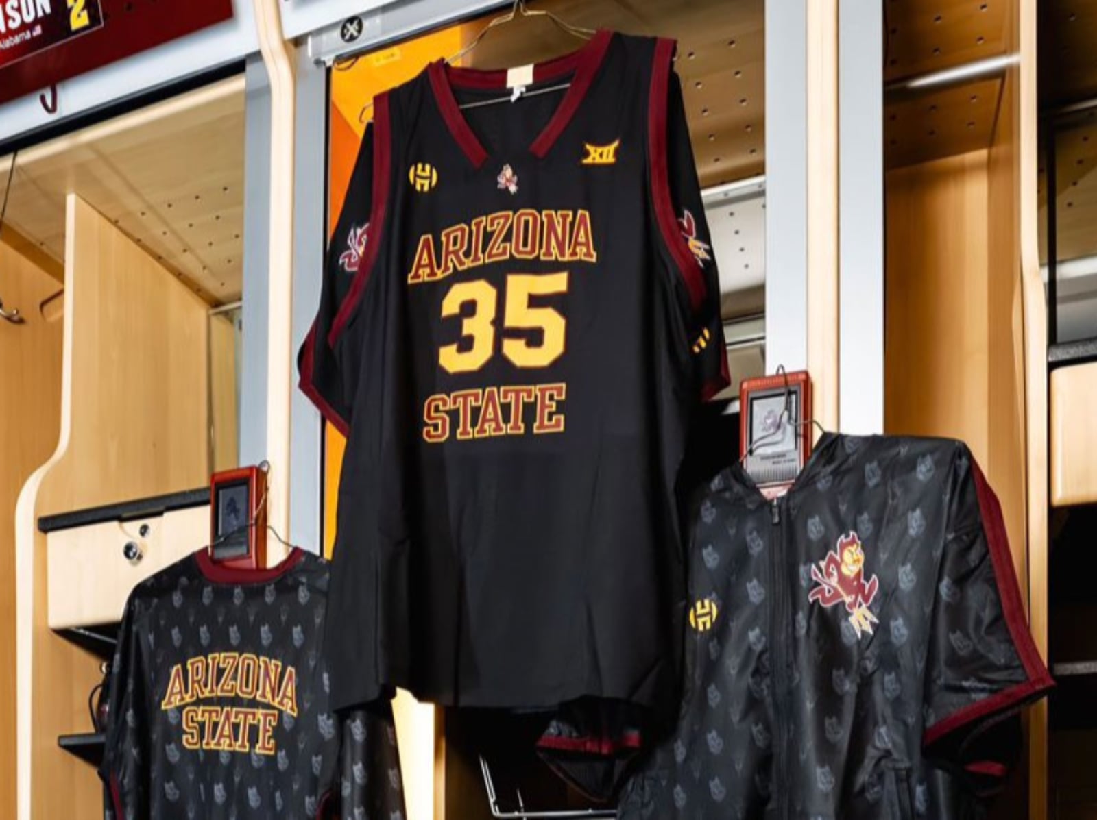 James Harden 與大學母校共同推出聯名球衣！奶油色布章背號、金色滾邊設計簡直滿分！