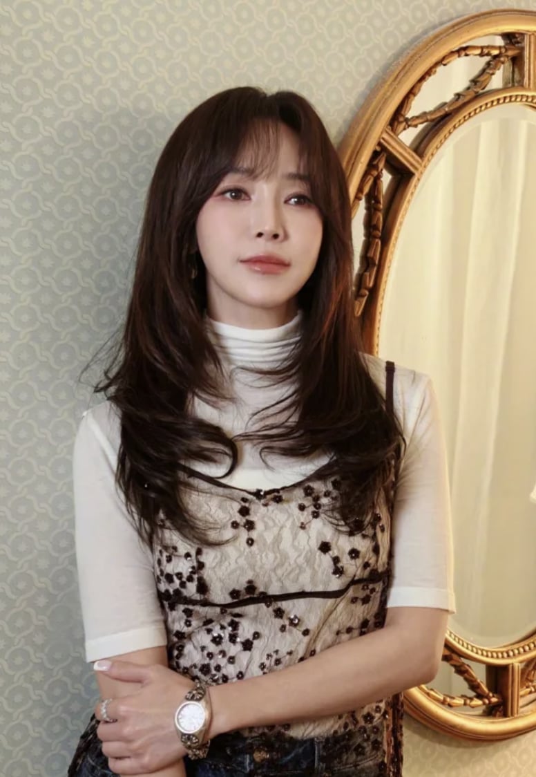 侯佩岑 48 歲近照曝光撞臉宋慧喬引熱議！網驚：「已經不是本人了！」