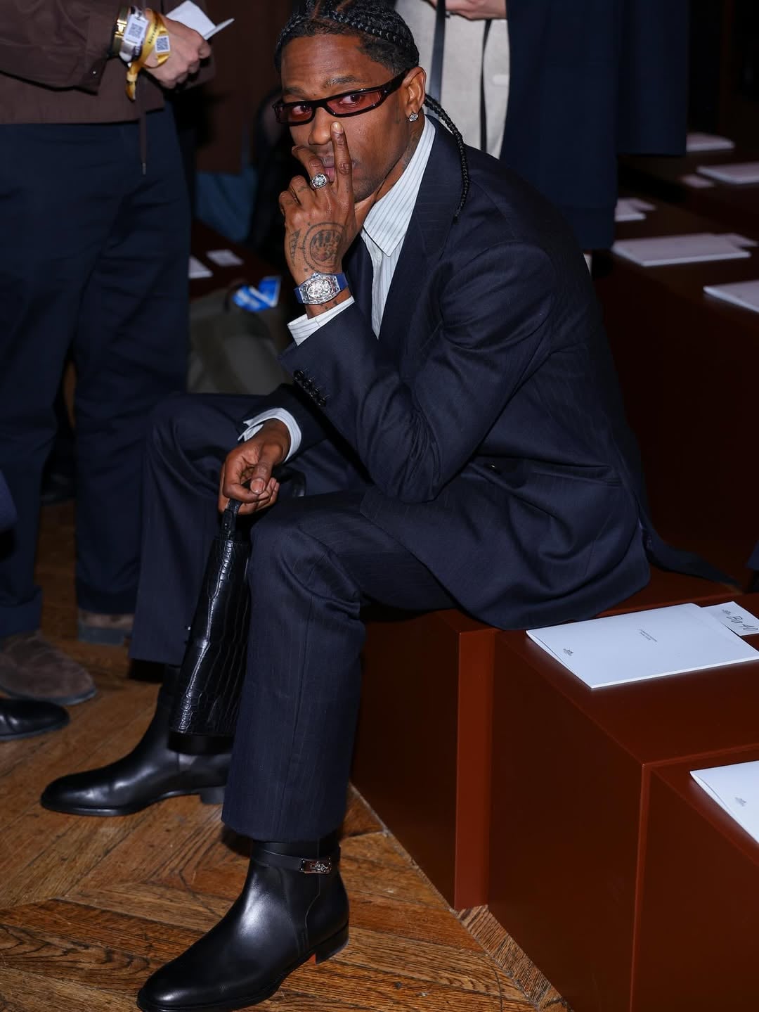 Travis Scott 巴黎時裝周戴 200 萬美元錶款！Richard Mille 藍寶石透明殼體，全球限量僅 35 支！