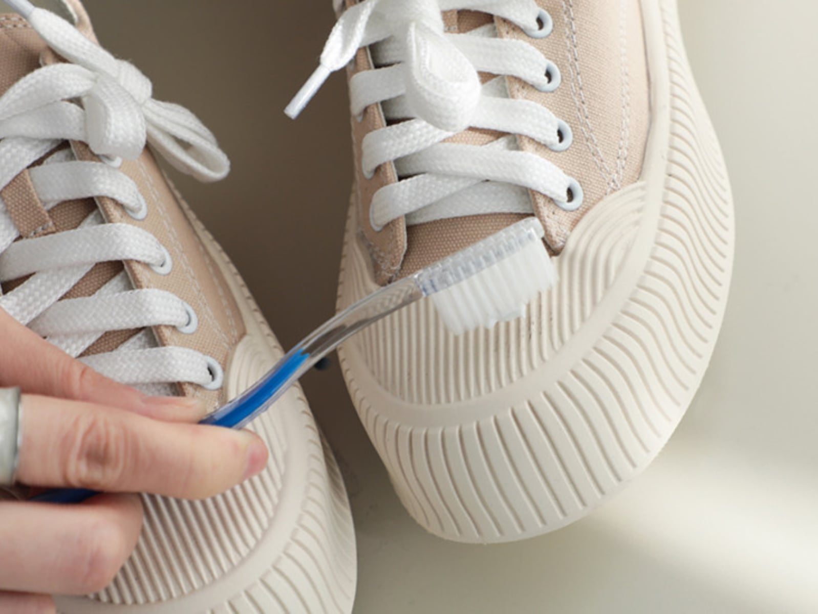 Threads 掀起生活智慧交流潮！網驚呼：「原來鹽巴能止蚊癢、香蕉套保冷袋就能保鮮一週」！