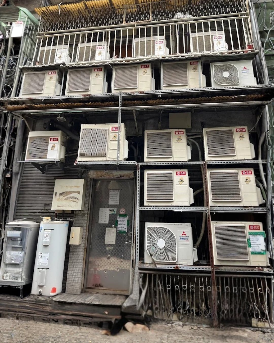 Google 地圖「隱藏版秘境」大公開！貓咪、冷氣機、學步車神教⋯5 大打卡景點引熱議！