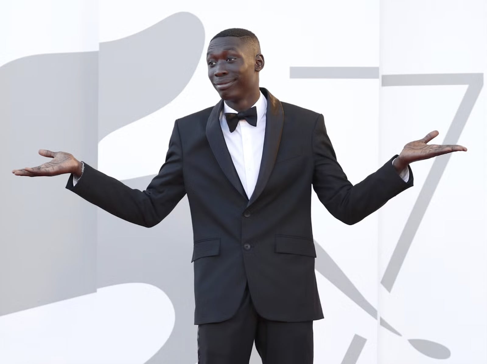 Khaby Lame「無語哥」9 億美元天價出售公司！AI 分身將 24 小時不間斷直播，網紅經濟進入新時代！