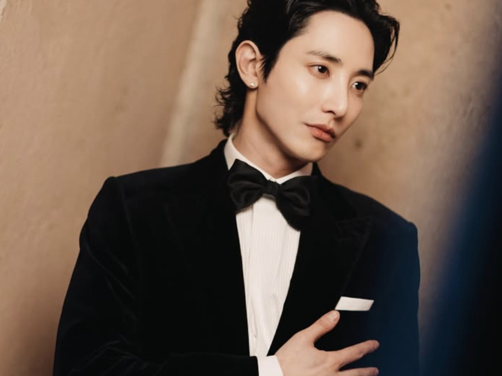 李洙赫笑談「模仿 GD」爭議連親媽都嫌棄！親揭 20 年友情：「他閃耀時我選擇後退！」