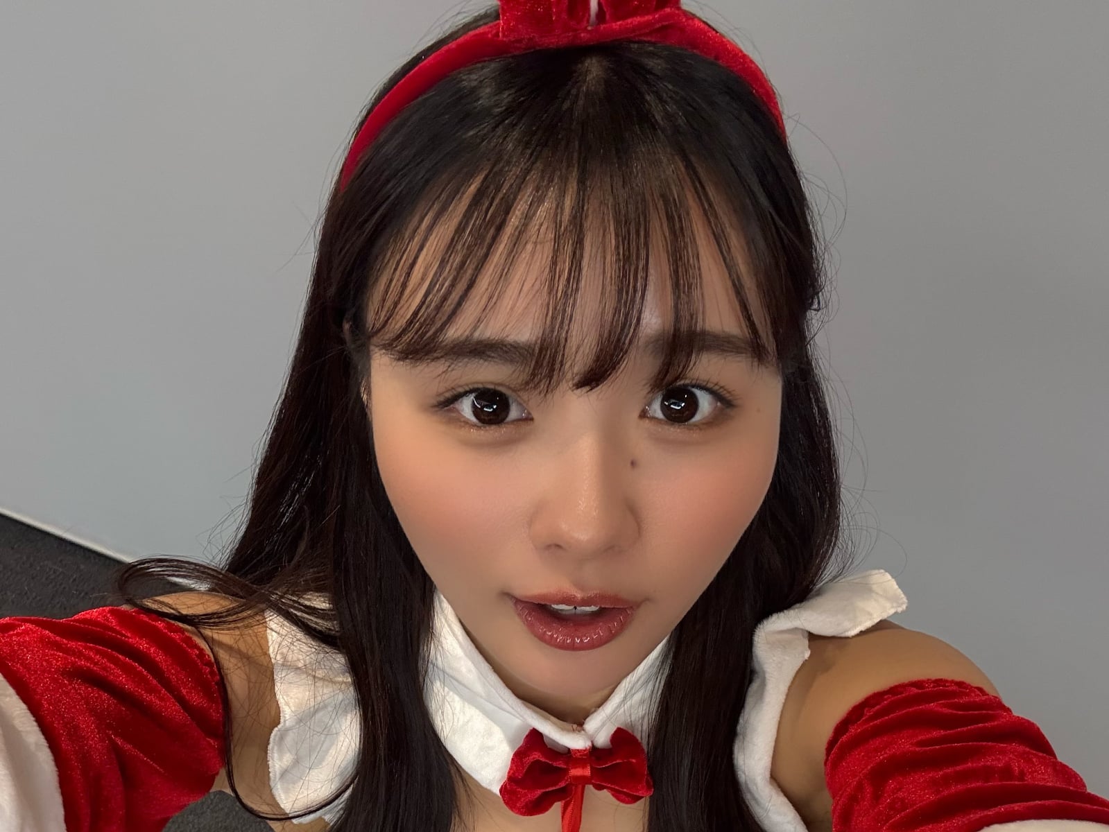 日本寫真女星豐島心櫻曬肺部 Ｘ 光片，天然完美胸型意外引網歪樓！