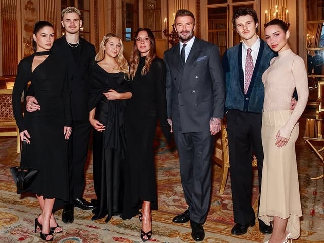 維多利亞貝克漢 Victoria Beckham 獲榮譽勳章！長子缺席引熱議！