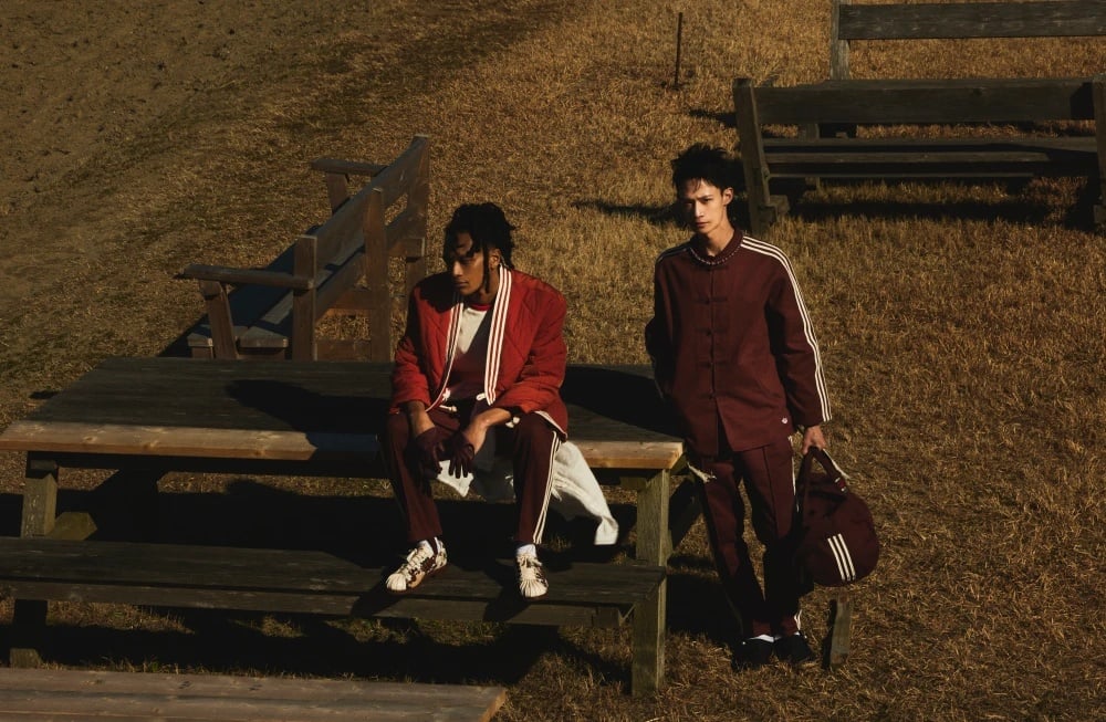 CLOT x adidas 2026 馬年新春系列重磅發表!馬紋印花鞋面 Superstar、功夫外套我全都要!