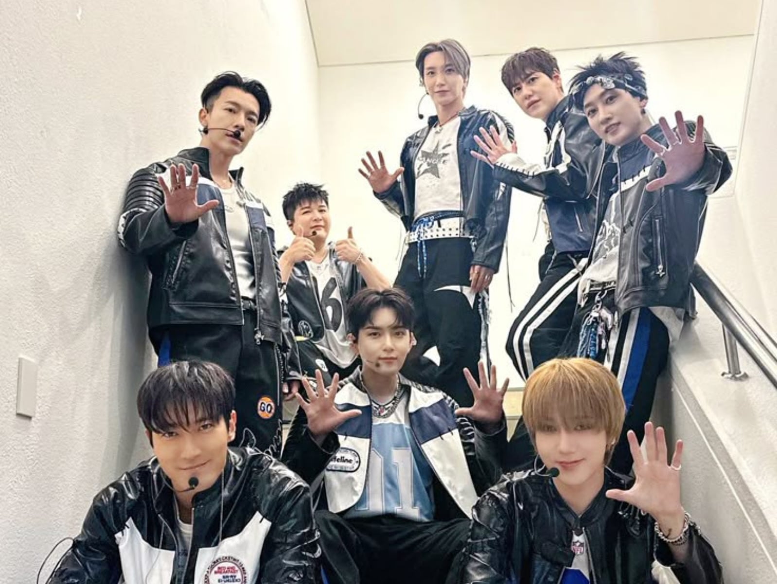 Super Junior 黑歷史曝光！始源半人馬熱舞、希澈全團漏升降台⋯⋯粉絲驚呼：根本綜藝天才團！