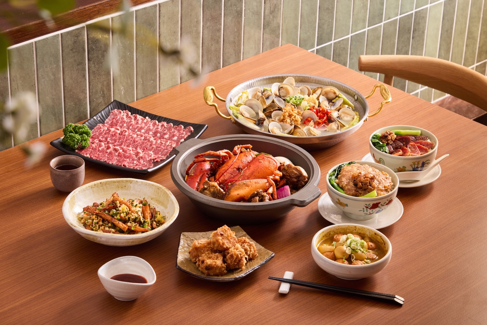 如嫦 卜卜蜆.港式雞煲|超鮮美蛤蜊鍋+招牌嫩雞煲必吃!菜單、價格、訂位方式⋯一次看!